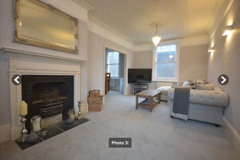 2 bedroom property to rent, The Pantiles, Tunbridge Wells