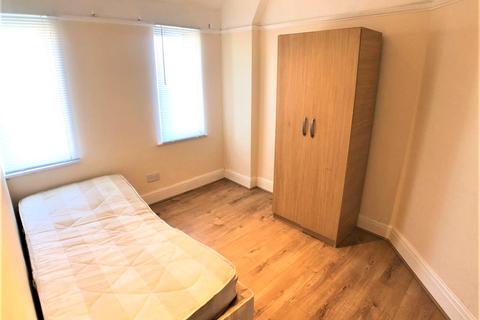 2 bedroom flat for sale - Joel Street, Northwood HA6