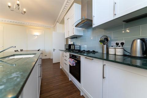 2 bedroom flat to rent, Marine Parade, Brighton, BN2