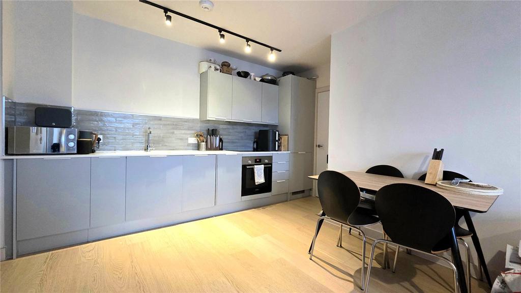 Kitchen/Dining Area