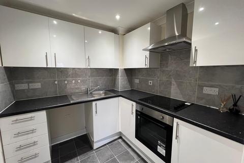 2 bedroom flat to rent, Sanderson Villas, Gateshead NE8