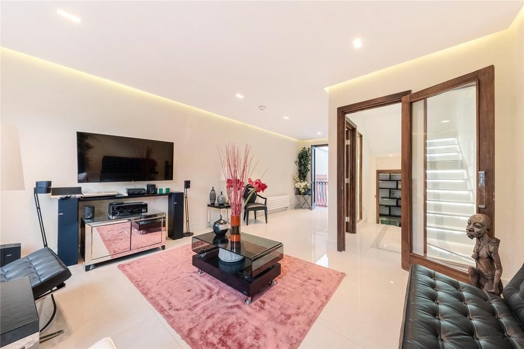 Battersea Square, London, SW11 4 bed terraced house for sale £1,500,000