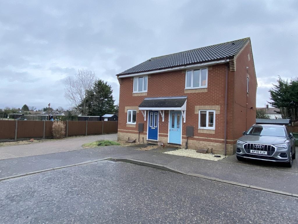 Roydon, Diss, Norfolk 2 bed semidetached house £220,000