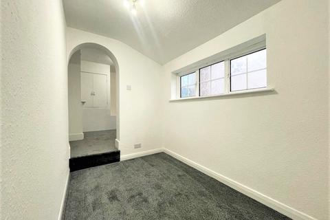 7 Dennett Road, Croydon, CR0 3JD