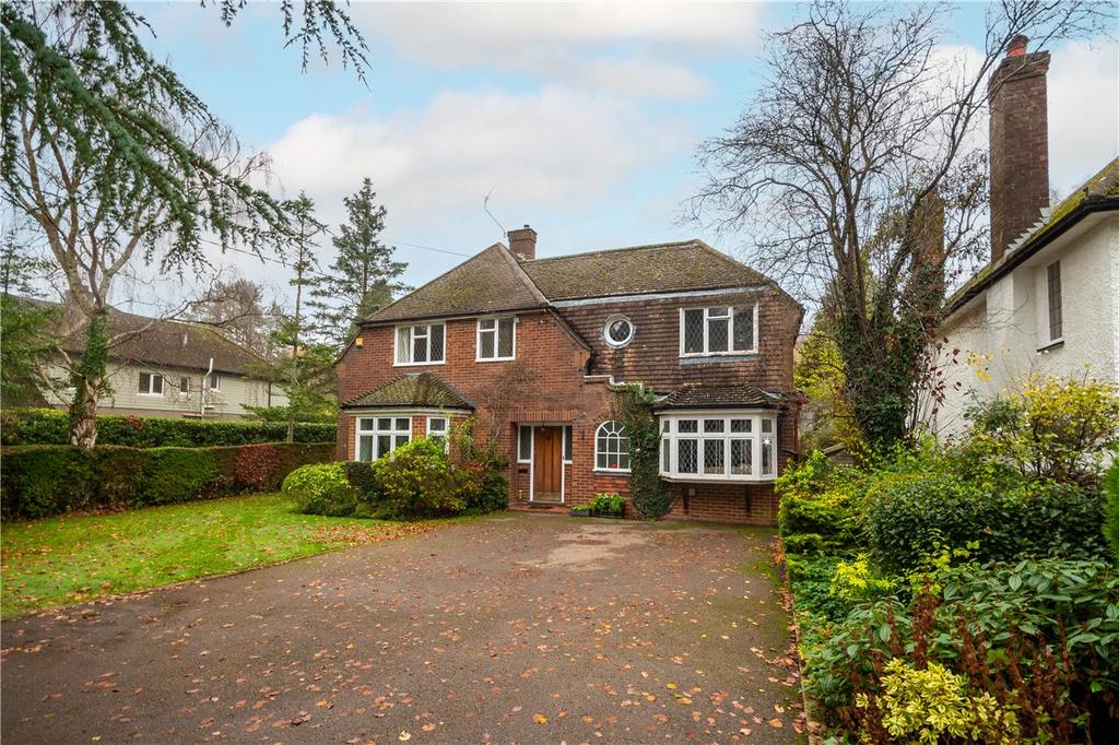 Hempstead Lane, Potten End... 5 bed detached house £1,100,000
