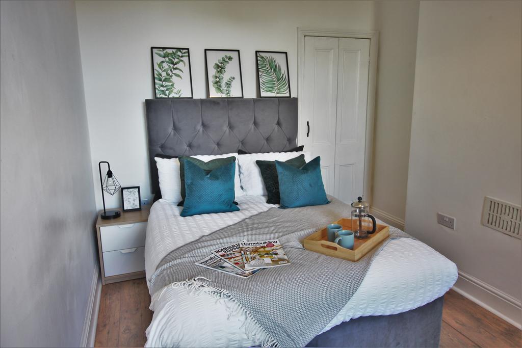 Moorhead Lane, Saltaire, Shipley, Bradford, BD18 4JH 1 bed terraced