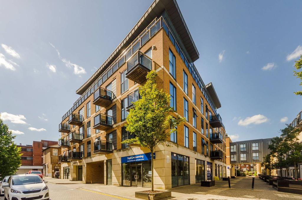 Surbiton Plaza, Surbiton, KT6 2 bed flat £2,600 pcm (£600 pw)