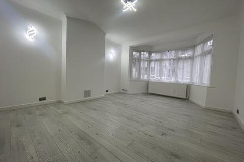 3 Drive Court, Edgware, HA8 8PP
