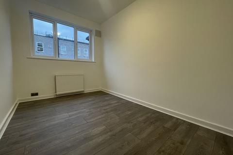 3 Drive Court, Edgware, HA8 8PP