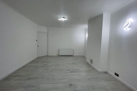 3 Drive Court, Edgware, HA8 8PP