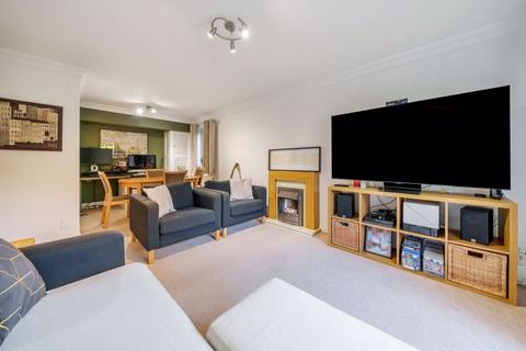 Flat 39, French Apartments Lansdowne Road, Purley, CR8 2PJ