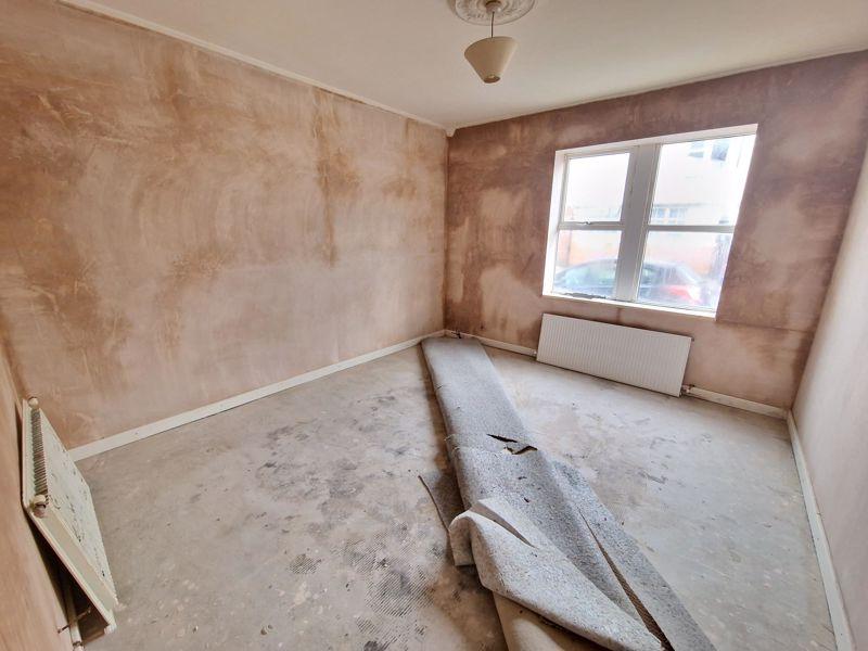 High Market, Ashington 2 bed ground floor flat £375 pcm (£87 pw)