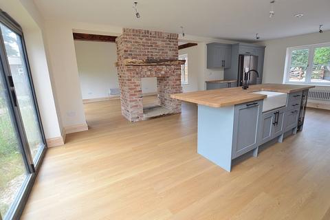 4 bedroom detached house for sale, 108 Horncastle Road, Woodhall Spa