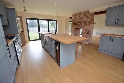 4 bedroom detached house for sale, 108 Horncastle Road, Woodhall Spa