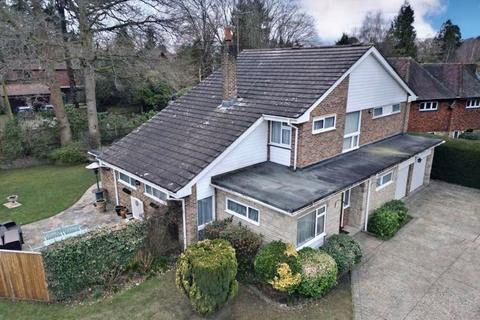 1 Greenways, Walton On The Hill, Tadworth, KT20 7QE