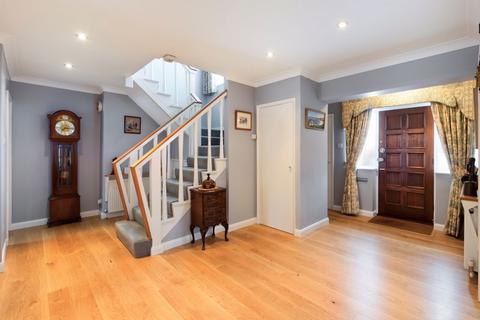 1 Greenways, Walton On The Hill, Tadworth, KT20 7QE
