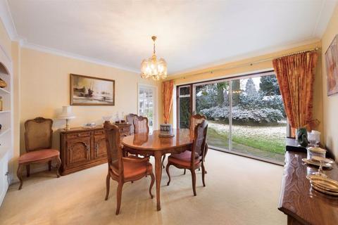 1 Greenways, Walton On The Hill, Tadworth, KT20 7QE