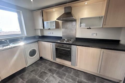 3 bedroom apartment to rent, Gilbert House, Elmira Way, Manchester