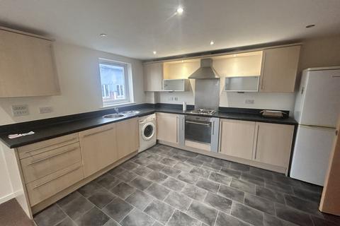 3 bedroom apartment to rent, Gilbert House, Elmira Way, Manchester