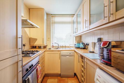 2 bedroom flat for sale, Larchmoor Park, Gerrards Cross Road, Stoke Poges