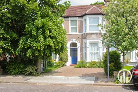 55a Wellmeadow Road, London, SE13 6TA