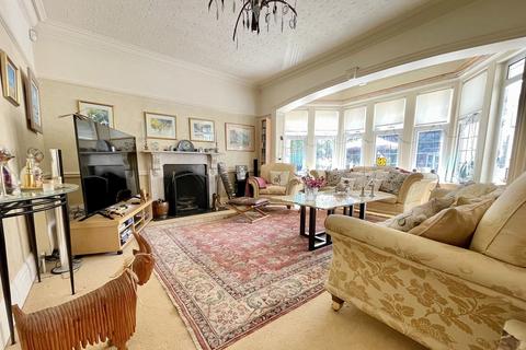 12 Berwick Road, Bournemouth, BH3 7BB