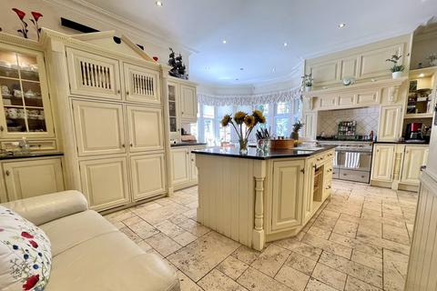 12 Berwick Road, Bournemouth, BH3 7BB