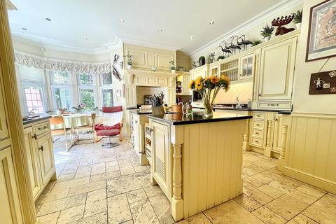 12 Berwick Road, Bournemouth, BH3 7BB