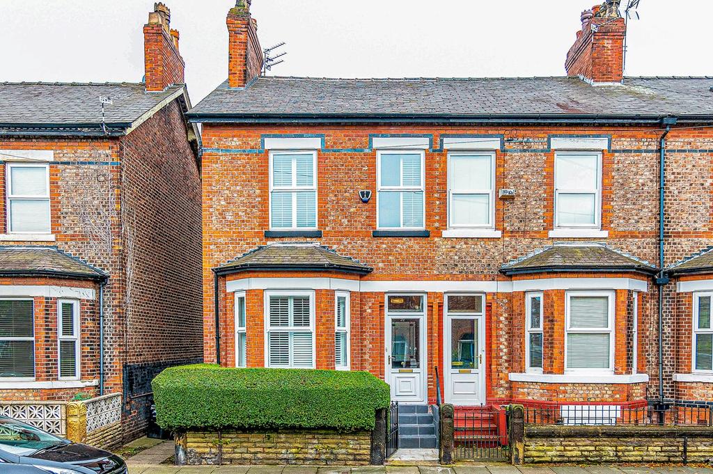 Urmston Lane, Stretford, Manchester, M32 3 bed end of terrace house £