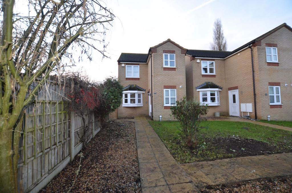 East Close, Newborough, Peterborough... 3 bed detached house £995 pcm (£230 pw)