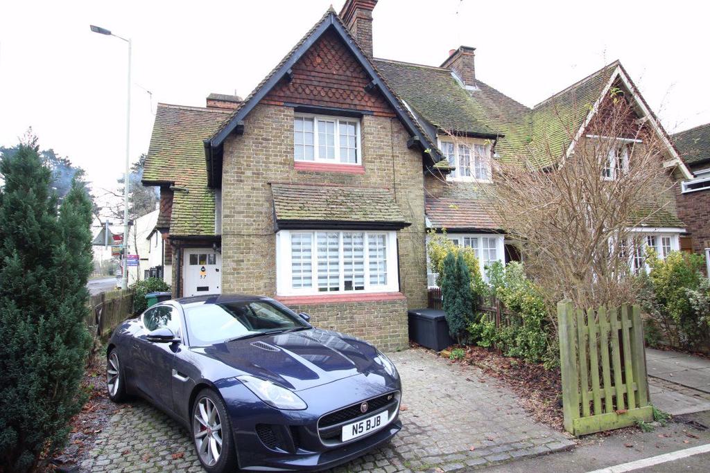 Watford Heath, Herts 2 bed house £1,600 pcm (£369 pw)