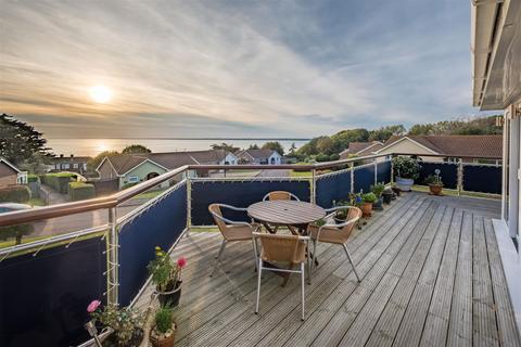 4 bedroom detached house for sale - Gurnard, Isle Of Wight