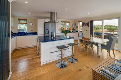 4 bedroom detached house for sale - Gurnard, Isle Of Wight
