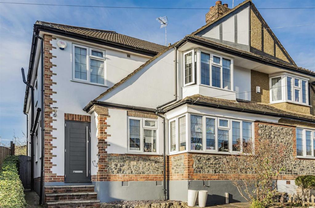 Great Bushey Drive, Totteridge 4 bed semidetached house £1,185,000