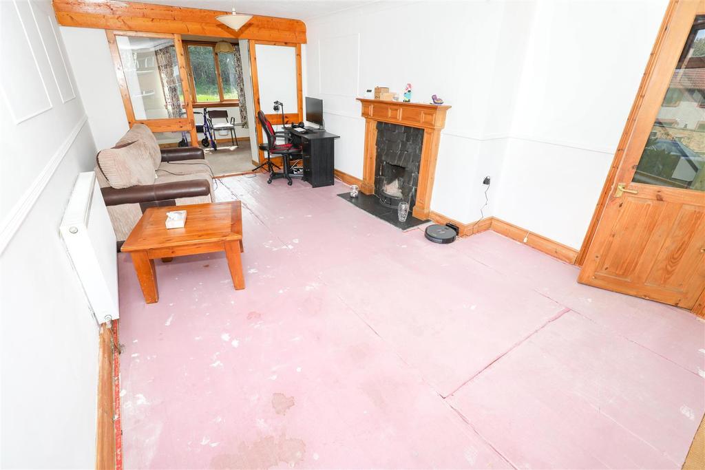 Bilsland Road, Glenrothes 3 bed terraced house £99,995