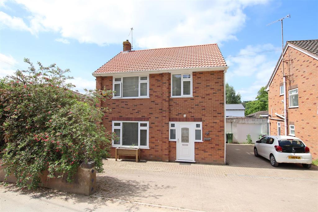 Glenthorne Road, Duryard, Exeter 3 bed detached house £1,410 pcm (£