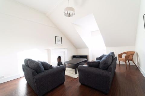 3 bedroom flat to rent - Inverleith Place, Edinburgh