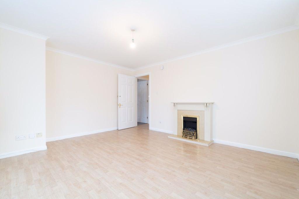 Springfield Street, Edinburgh 2 bed flat £995 pcm (£230 pw)
