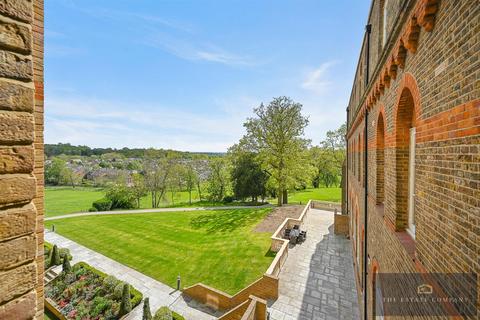 2 bedroom apartment for sale, Holborn Close, St Joseph's Gate, Mill Hill