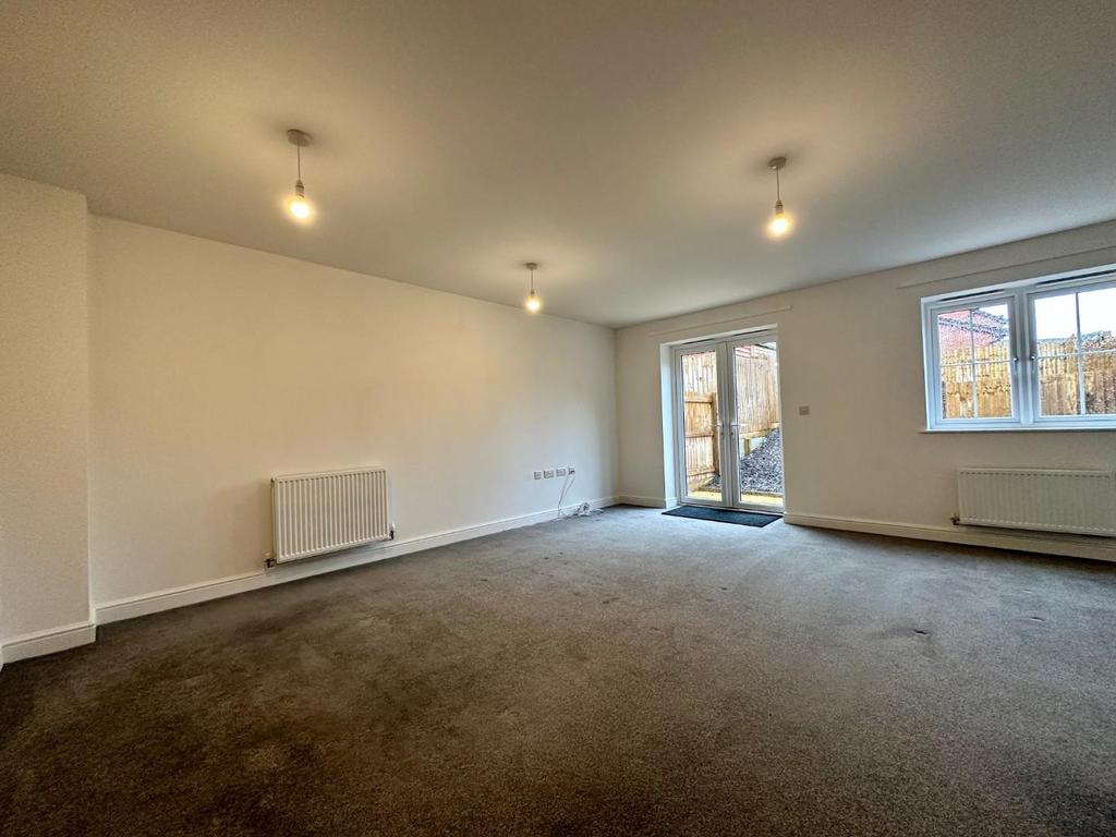Harvester Way, Buckingham Fields, Northampton NN4 4 bed detached house