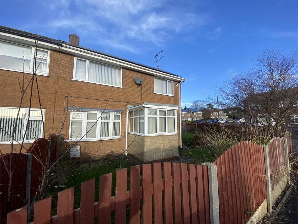 Thickley Close, Shirebrook, Mansfield 2 bed semidetached house £150,000
