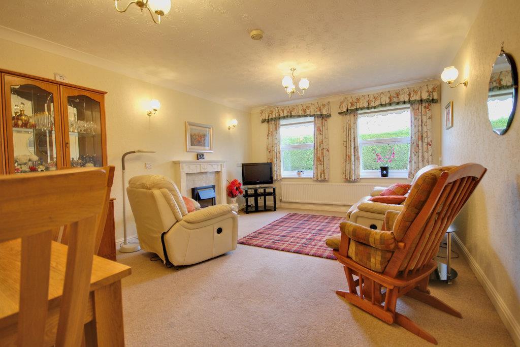 Lounge Dining Room