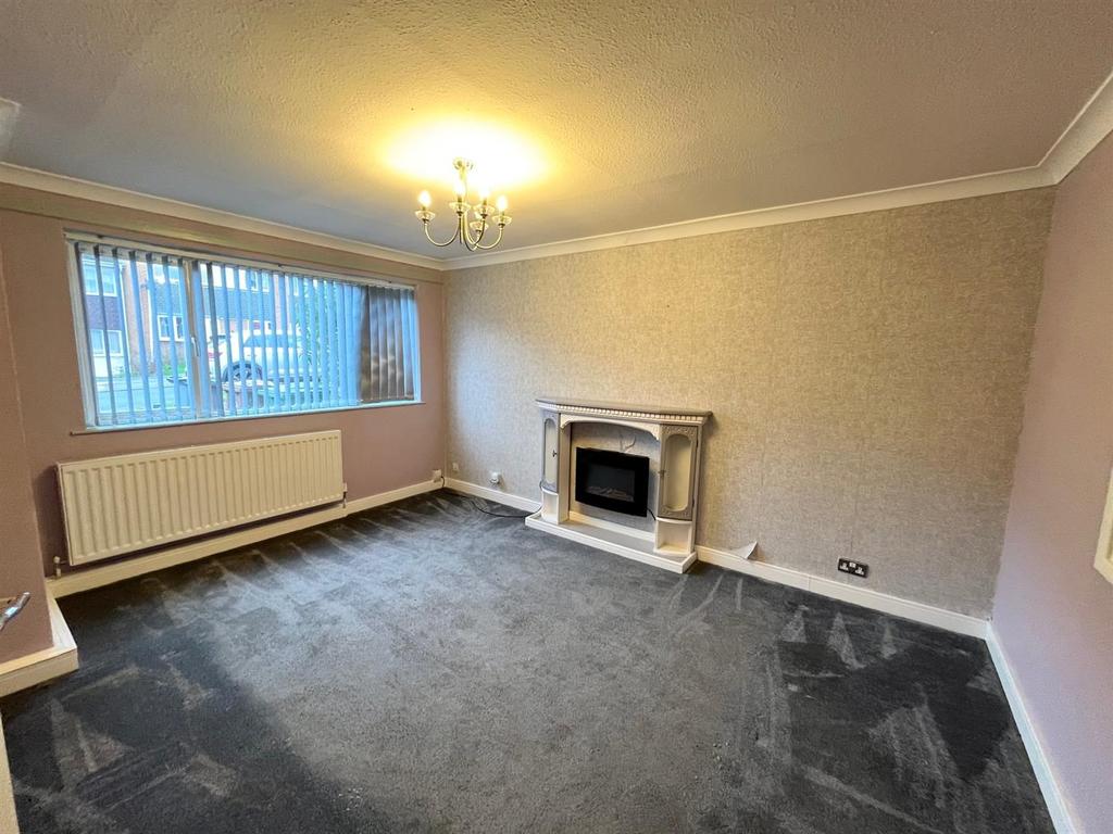 Masons Way, Solihull 3 bed house £995 pcm (£230 pw)