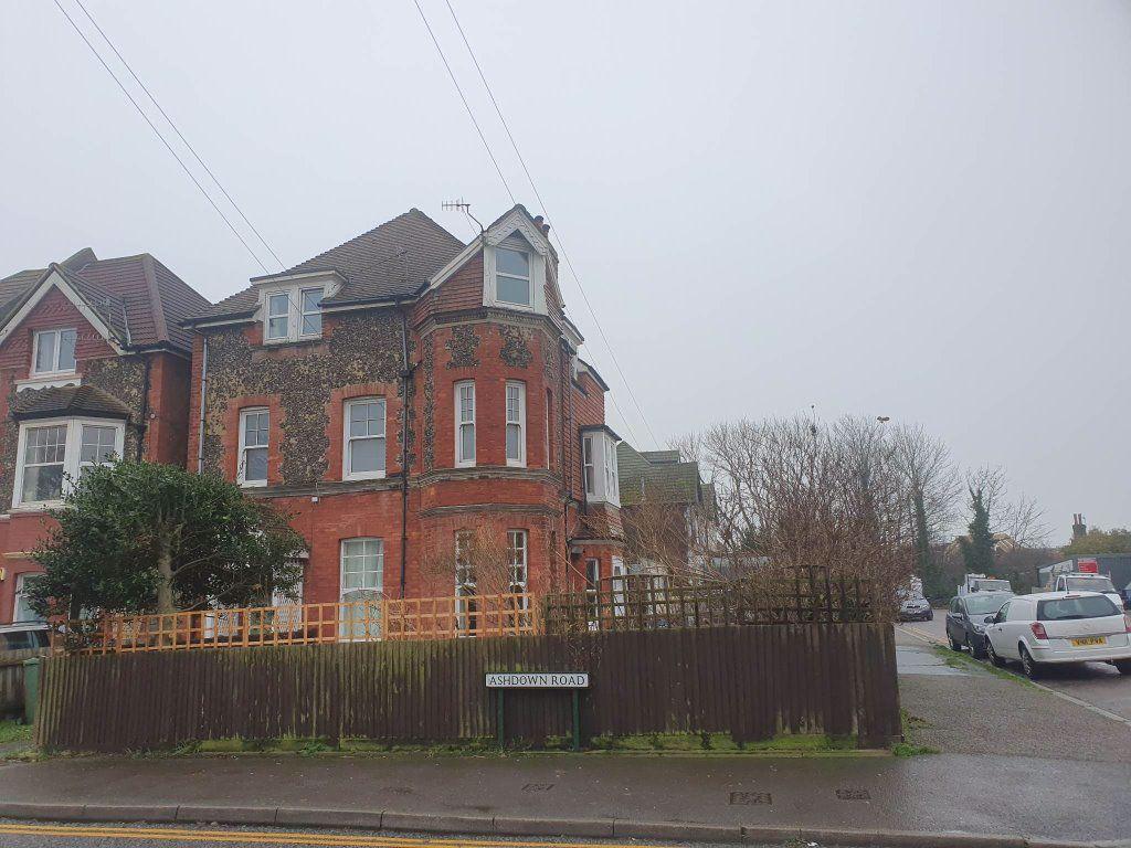 Ashdown Road, Bexhill on Sea 2 bed flat £850 pcm (£196 pw)