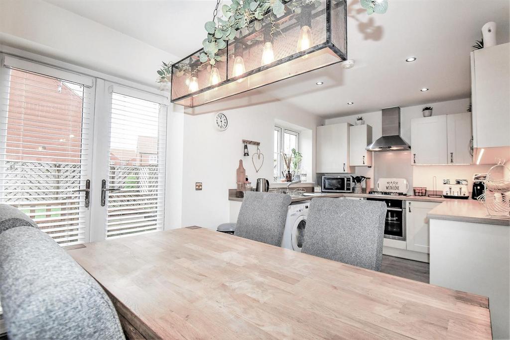 Paddock Way, Hull 3 bed semidetached house for sale £210,000