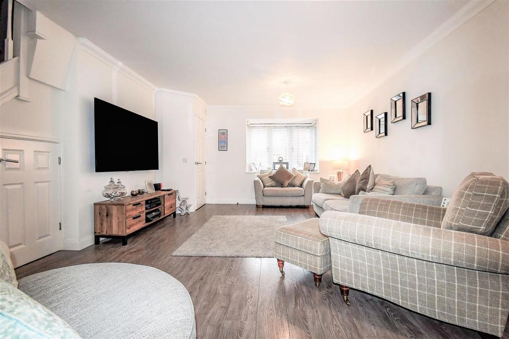 Paddock Way, Hull 3 bed semidetached house for sale £210,000