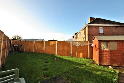 3 bedroom semi-detached house for sale - Chepstow Road, Knowle