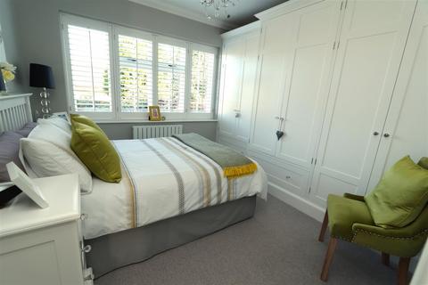 9 Burses Way, Hutton, Brentwood, CM13 2PL