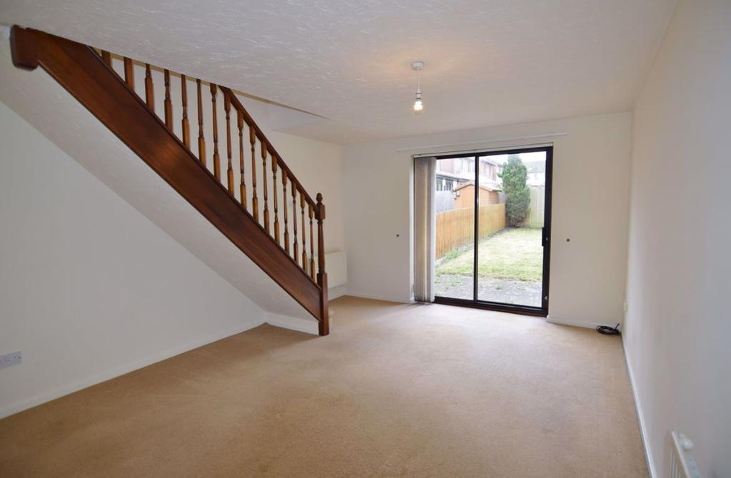 Flying Fields Road, Southam 2 bed house £895 pcm (£207 pw)
