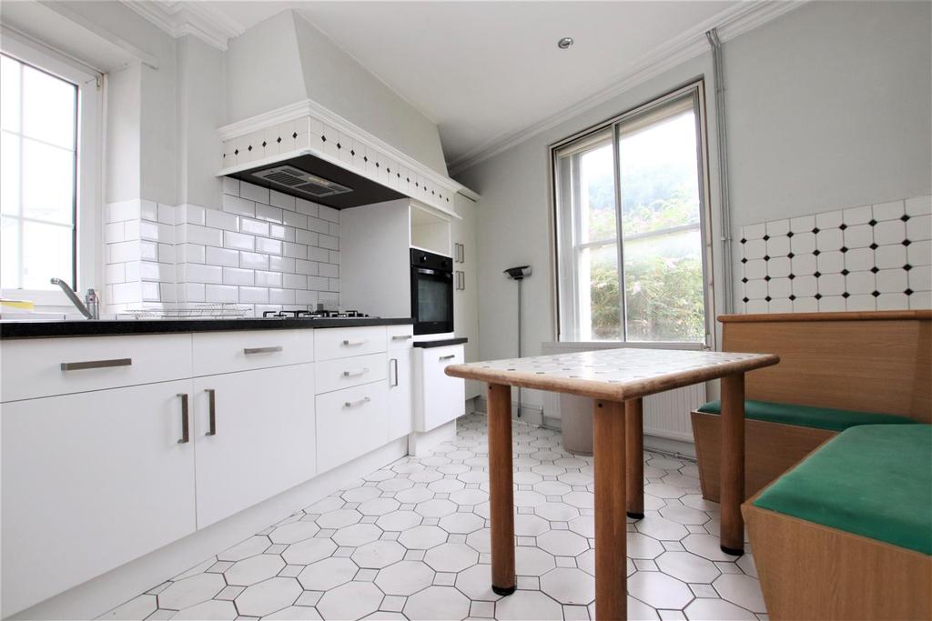 St Matthews Place, BA2 4JJ 5 bed detached house £3,100 pcm (£715 pw)